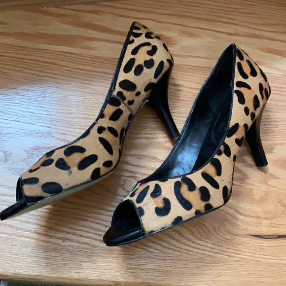 Banana Republic Leopard fur 8 hilly shoes - Picture 2 of 5